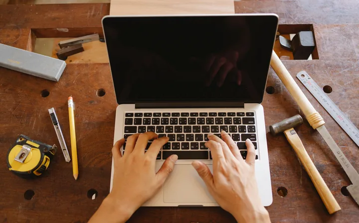 23-handwerk-laptop